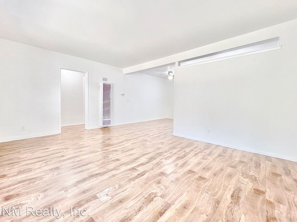 1st image of 6027 Cahuenga Blvd Unit 4