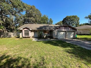 181 Greenleaf Ln, Conroe, TX 77304