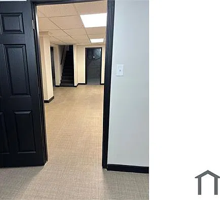 4 bed, 976 sqft, $1,567 — Photo 4