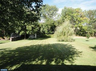 2185 Green Ridge Dr, Warrington, PA 18976