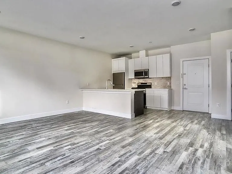 140 Avenue B #204 — Photo 10