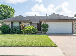 2954 Waterloo Rd, Pearland, TX 77581