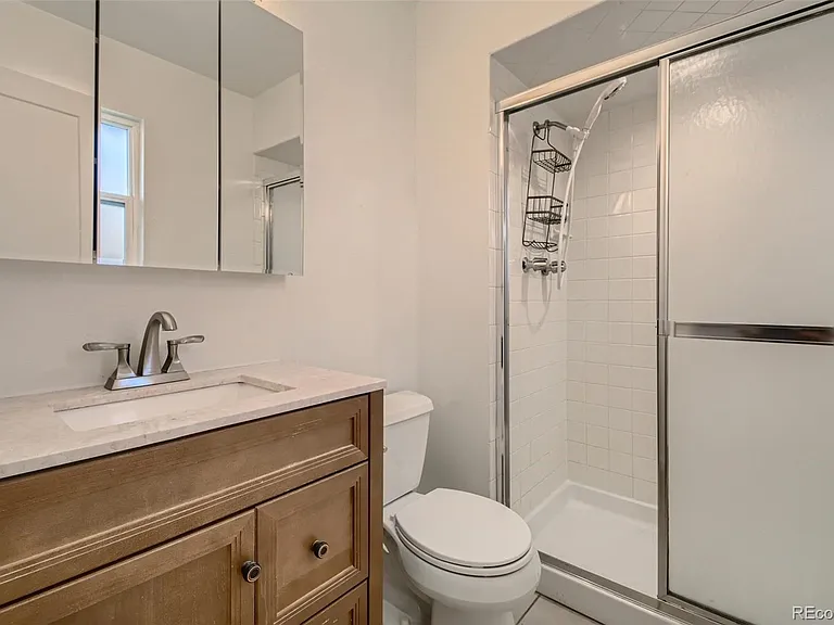 375 S Krameria St — Photo 12