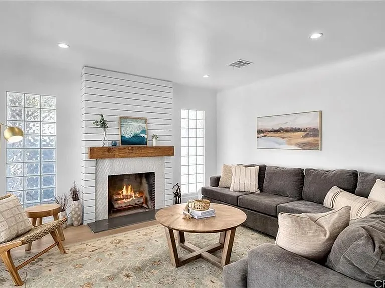 912 Ynez Ave — Photo 4