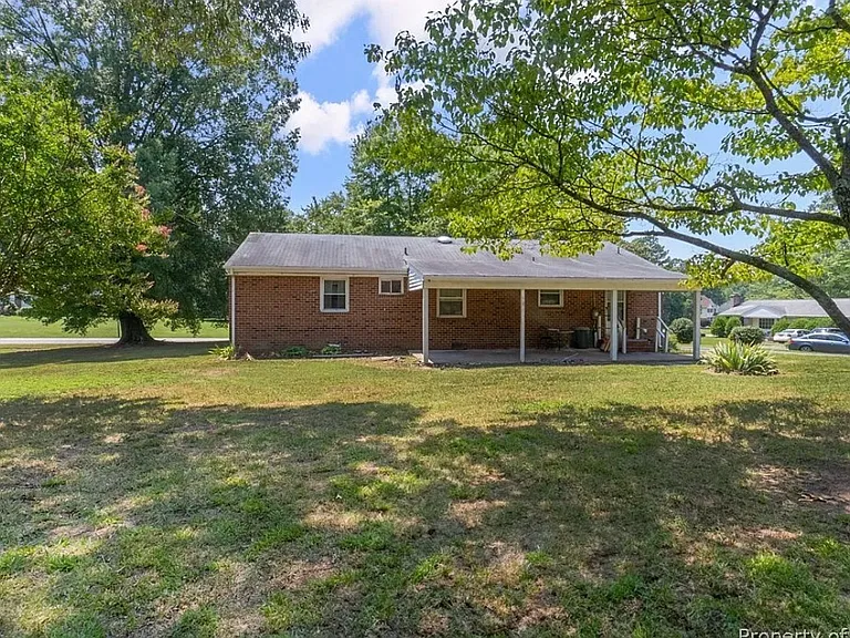 3721 Winterhaven Rd — Photo 2
