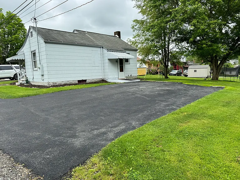 743 1/2 Race St — Photo 13
