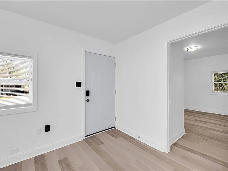315 Evans St — Photo 8