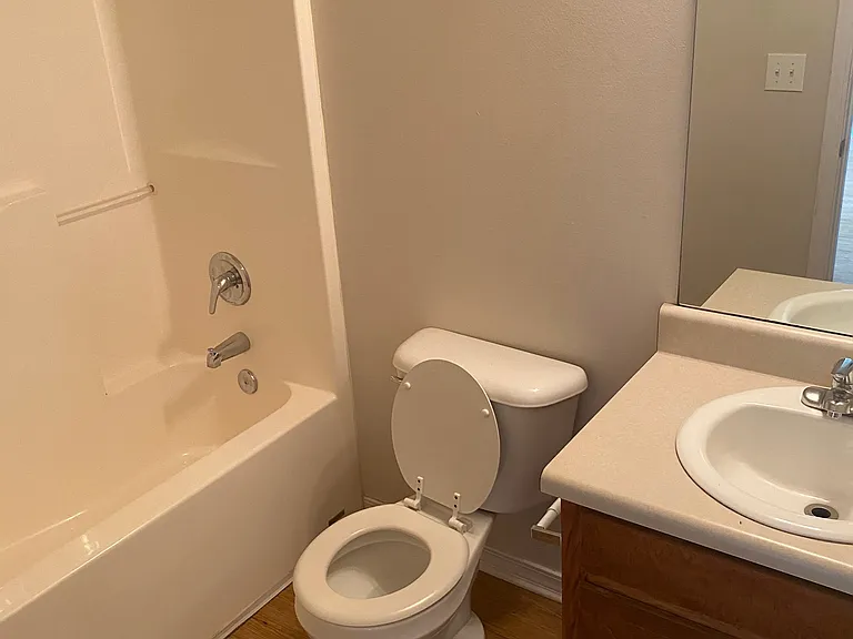 23175 Lincoln St — Photo 3