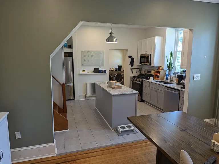 3504 Ainslie St — Photo 11