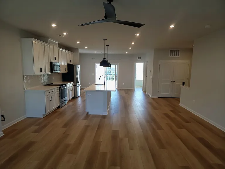 642 Brookwood Glen Ter #B — Photo 13