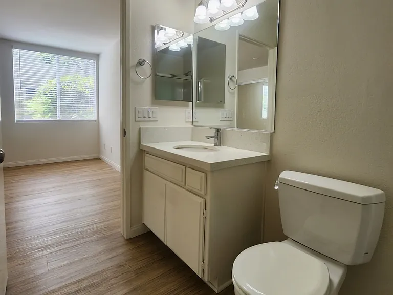 1541 S Bundy Dr #102 — Photo 13