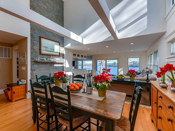 5th image of 22 Wolf Swamp Ln