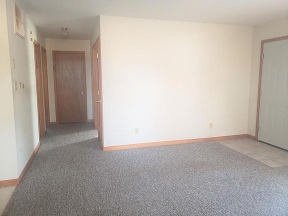 2nd image of 904 Monroe St APT B
