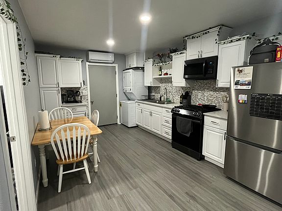 2nd image of 2241 Aspenwood Dr #1