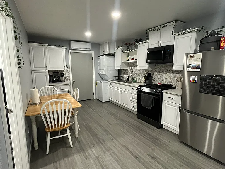 2241 Aspenwood Dr #1 — Photo 2