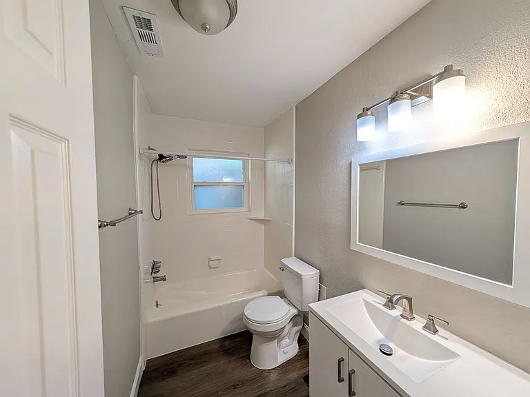 1604 S Redbud Pl — Photo 8
