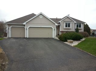 1440 Mallard Ct, Chanhassen, MN 55317