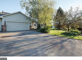 20945 Hidden Ponds Dr, Rogers, MN 55374