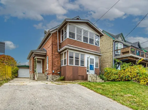 25 Peter St, Kitchener, ON N2G 3J5