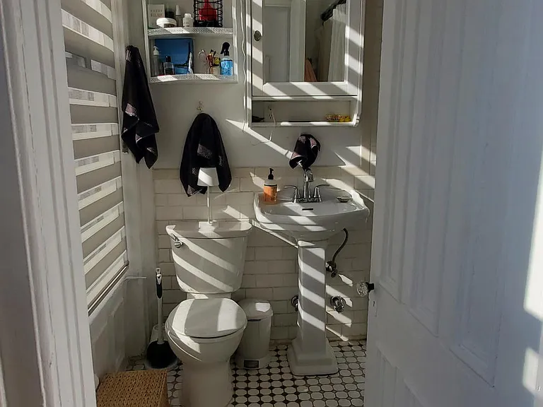106 6th Ave #2R — Photo 5