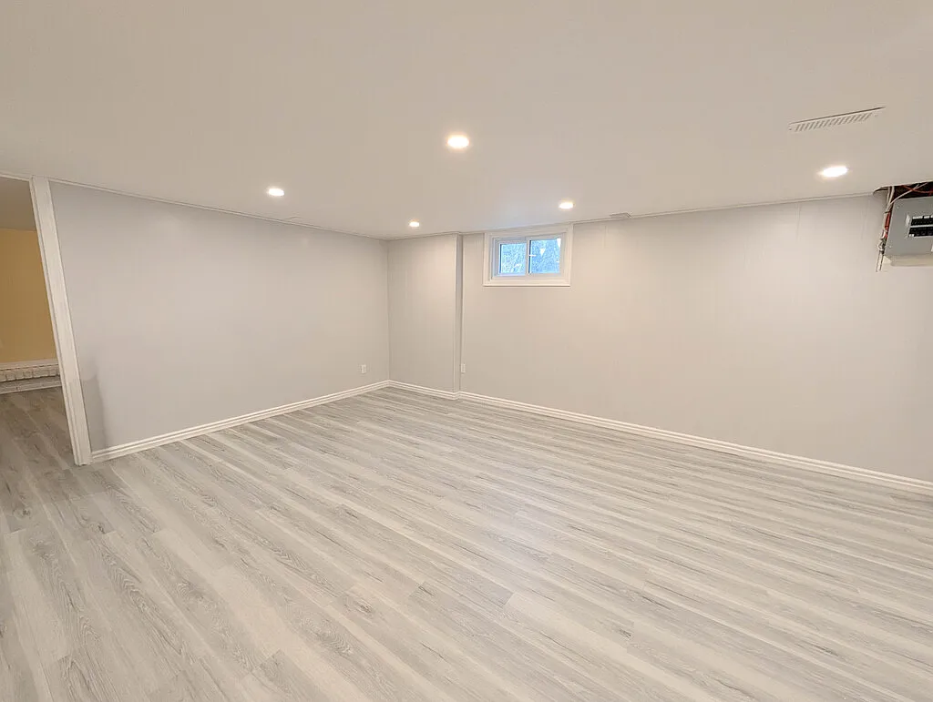 127 Westwood Crescent - 2 — Photo 3