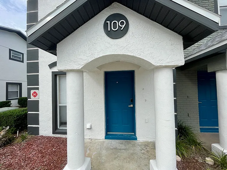 Village Park Townhomes | 2 & 3 Bedroom Apartments in Lady Lake, FL — Photo 95