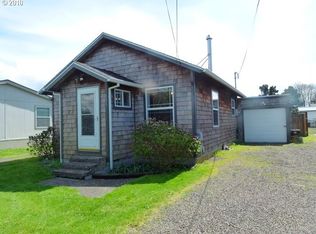 935 3rd St, Tillamook, OR 97141