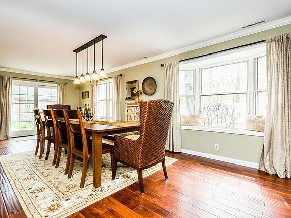 5th image of 10306 Creek Ln
