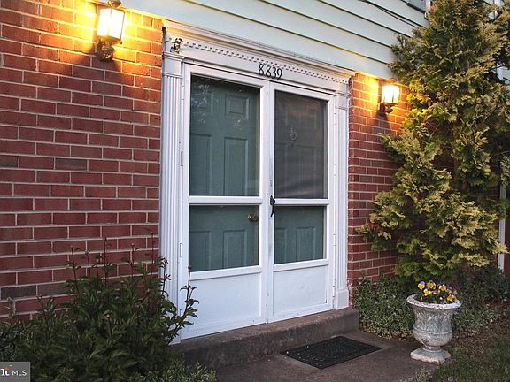 2nd image of 8839 Oak Hollow Ct