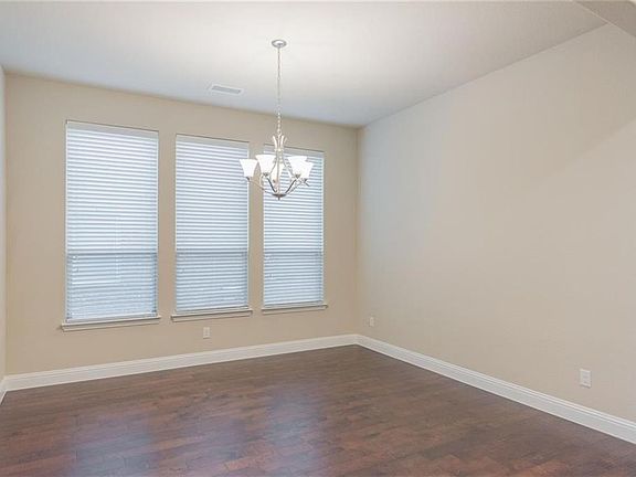 4th image of 4112 Portola Dr