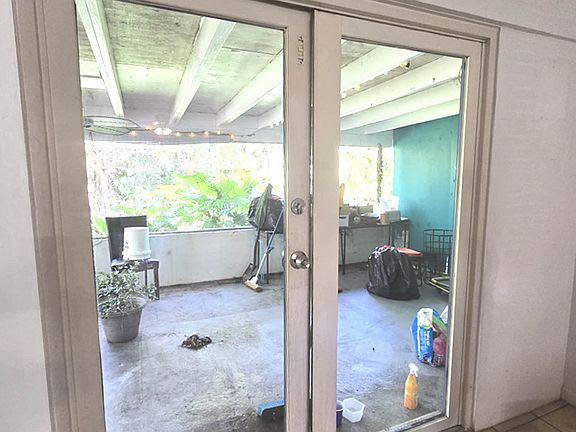 2nd image of 127 NW 25th St