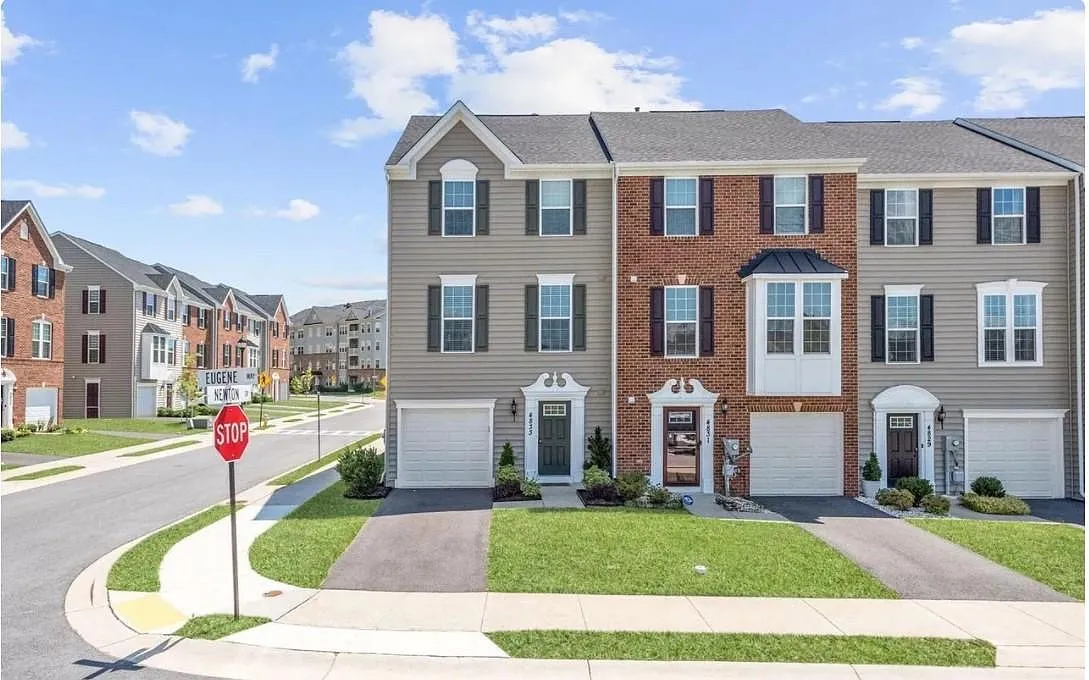 Building Photo - 4833 Eugene Way #XX