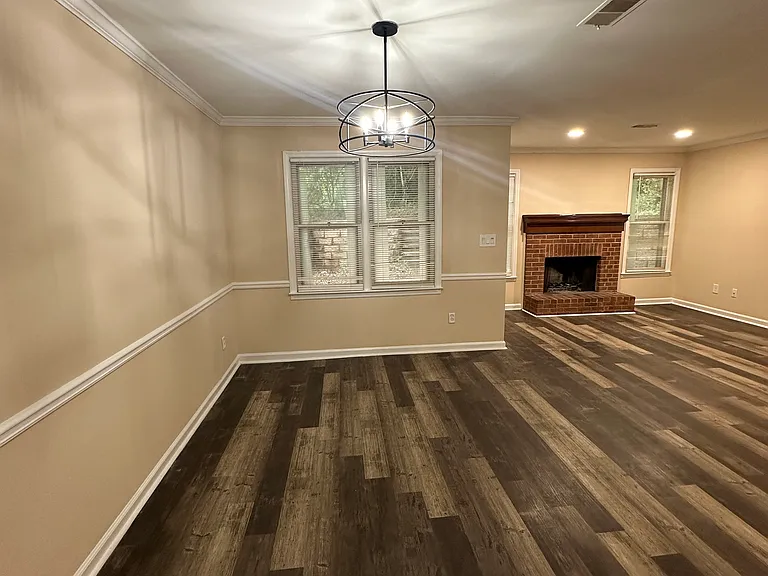 1414 Old Virginia Ct SE — Photo 5