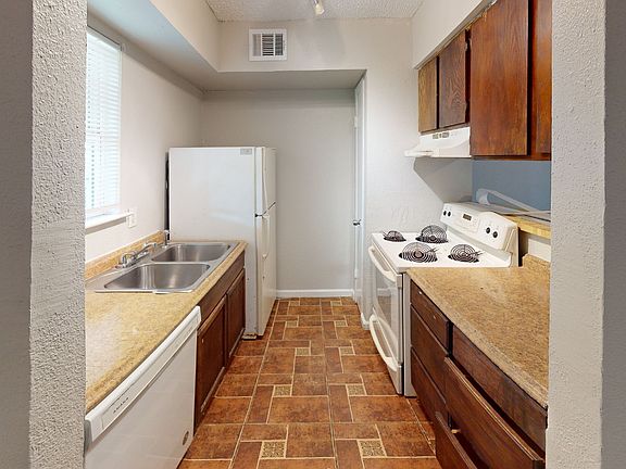 5th image of 8110 Skillman St APT 1016