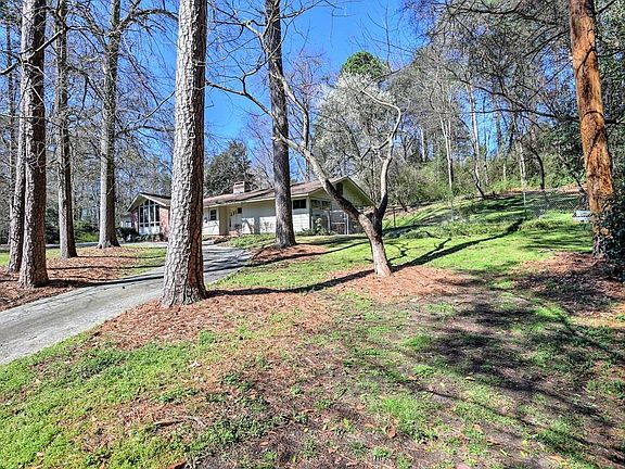 3rd image of 2820 Shady Valley Dr