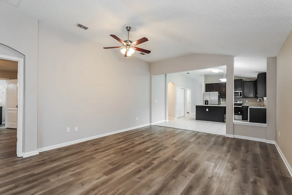 4 bed, 2.0 bath, 1780 sqft, $2,190 — Photo 4