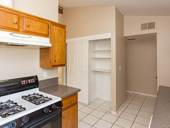 3rd image of 2929 Roseann Ave
