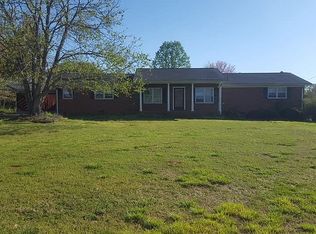 511 Neighborhood Rd, Wellford, SC 29385