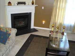 2 Garfield Ln, Simpsonville, SC 29681