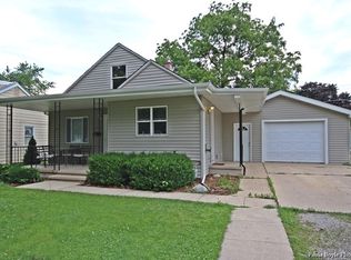 1816 Wilcox St, Crest Hill, IL 60403