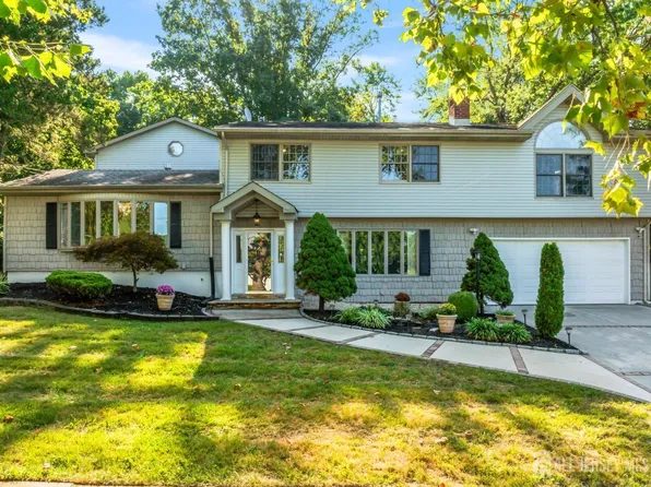 26 Agate Rd, East Brunswick, NJ 08816