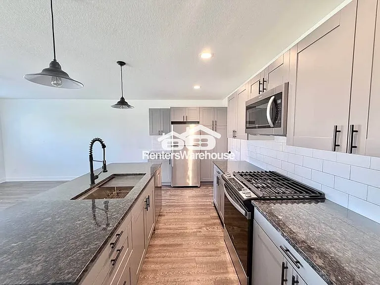 2103 Willis Ave — Photo 3