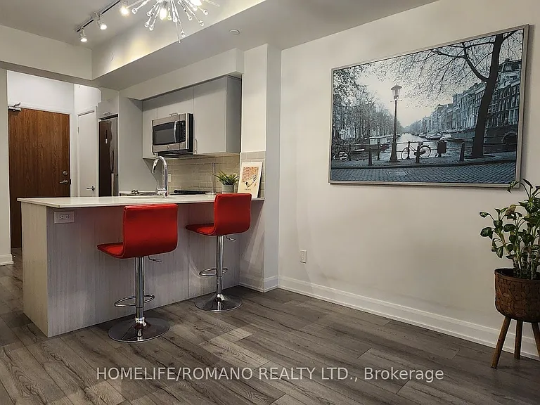 385 Osler St #411 — Photo 6
