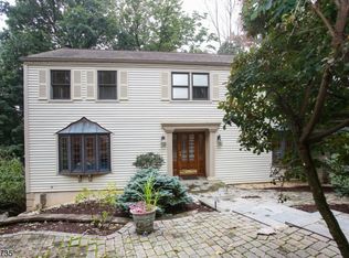 30 Beaver Ridge Rd, Morris Plains, NJ 07950