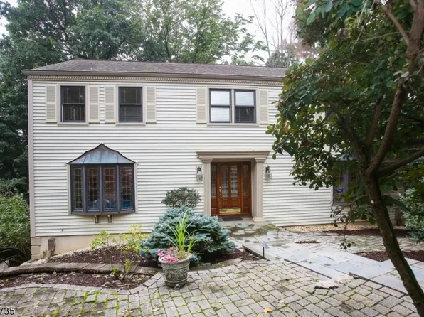30 Beaver Ridge Rd, Morris Plains Boro, NJ 07950