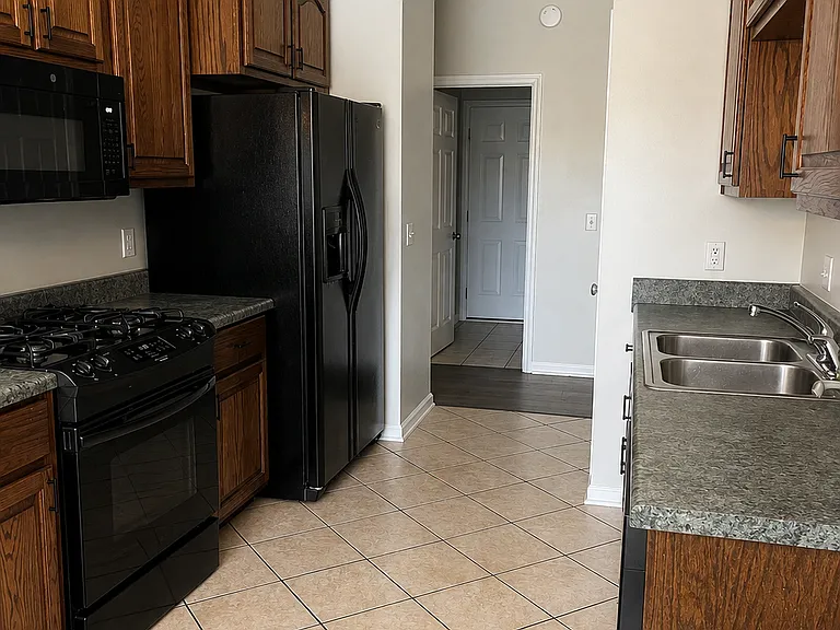 201 Fountain Crest Dr — Photo 14