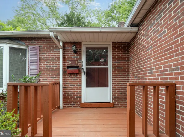 18 Willis Ln, Lancaster, PA 17602