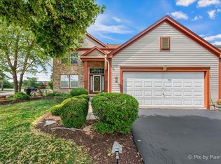 2370 Nantucket Ln, Elgin, IL 60123