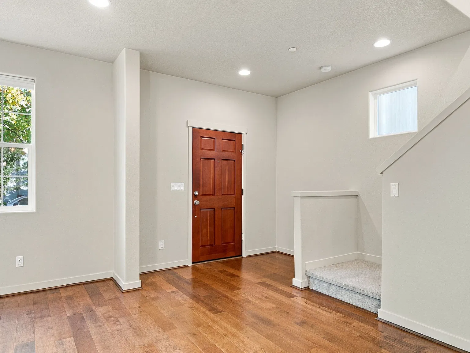 3 bed, 2.5 bath, 1684 sqft, $2,895 — Photo 3