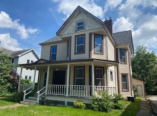 1014 Monroe Ave, Charleston, IL 61920